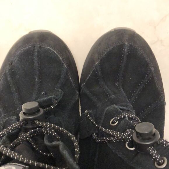 Uggs   - Picture 9 of 9